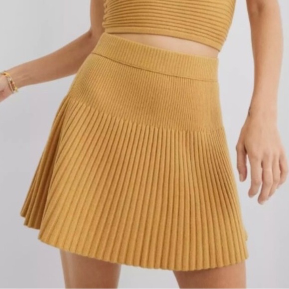 NWT Aerie Take Charge Wool Blend Ribbed Sweater Knit Mini Skirt in Golden Honey - Picture 8 of 8